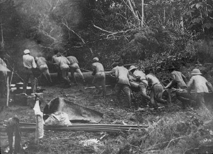Imagen de la construcción del campamento